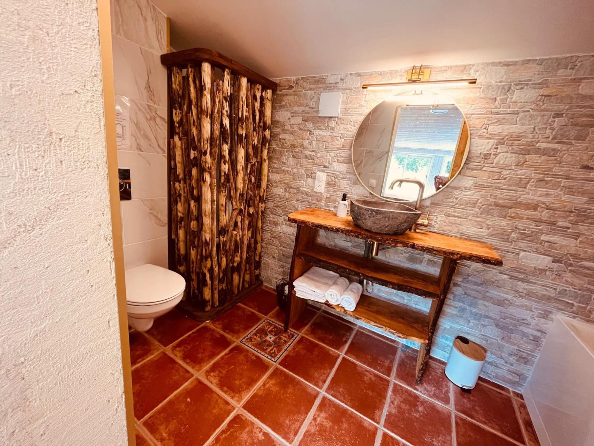 Aparthotel Domaine Amourella Lambesc Zimmer foto