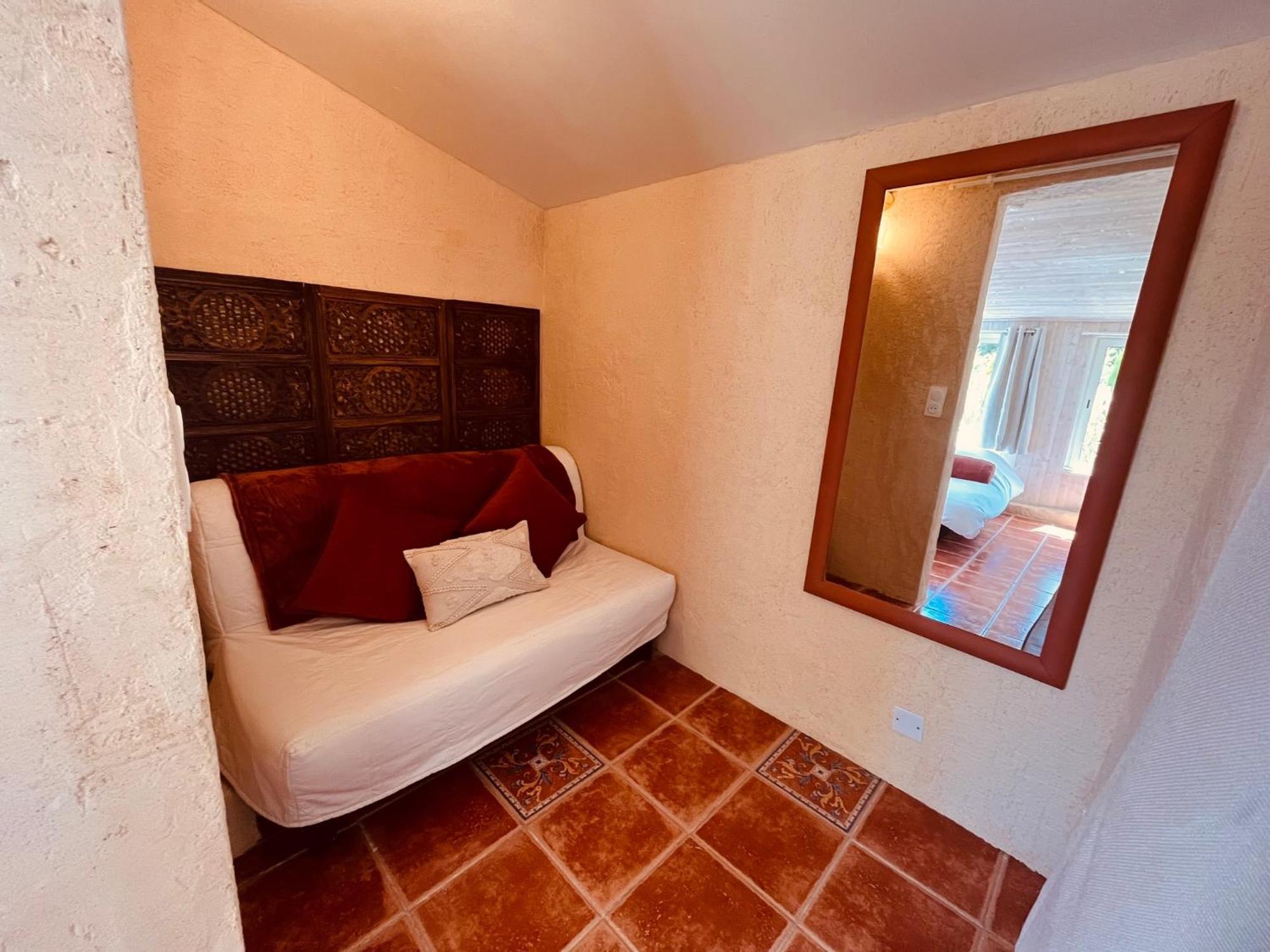 Aparthotel Domaine Amourella Lambesc Zimmer foto