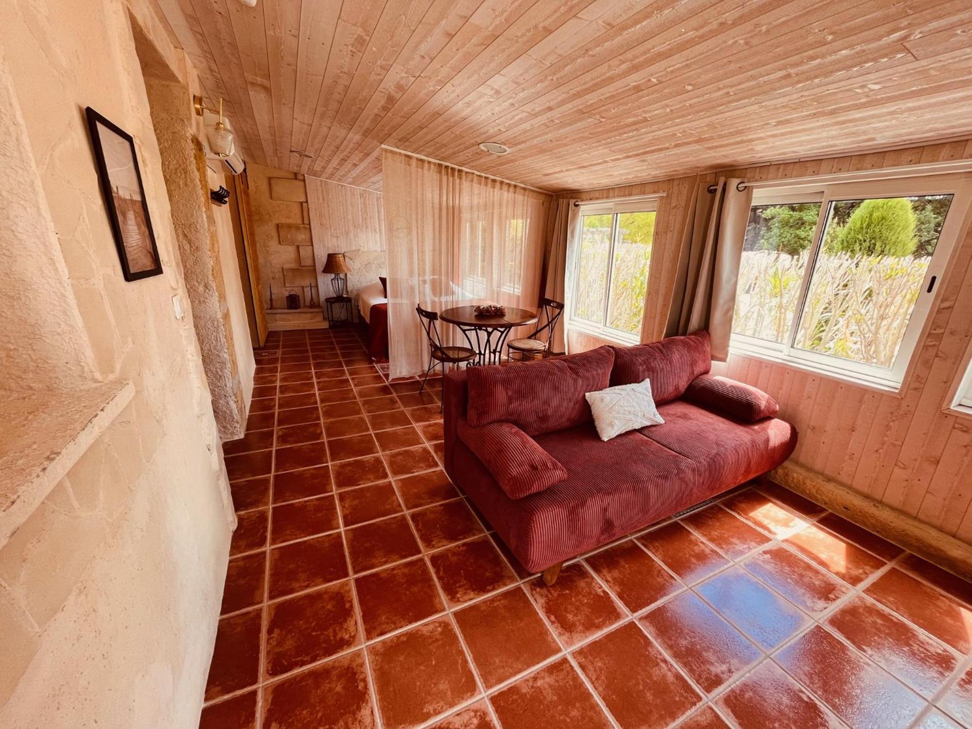 Aparthotel Domaine Amourella Lambesc Zimmer foto
