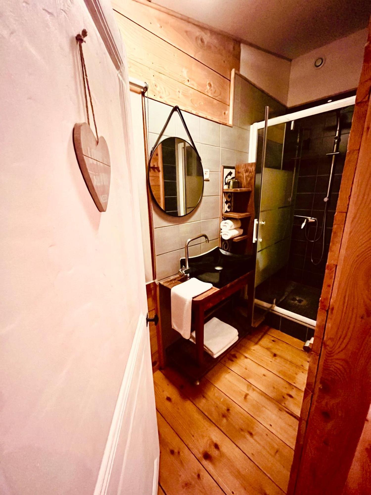Aparthotel Domaine Amourella Lambesc Zimmer foto