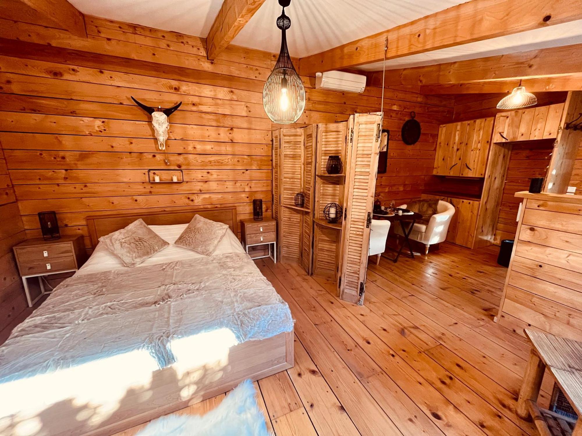 Aparthotel Domaine Amourella Lambesc Zimmer foto